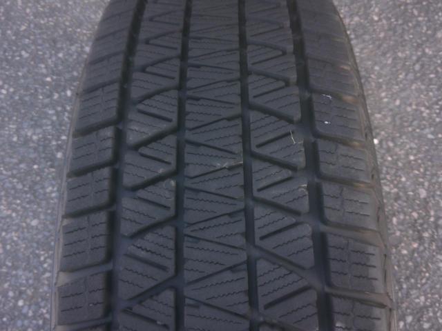 BRIDGESTONE BLIZZAK DM-V3 215/70-16 スタッドレスタイヤ4本セット Z09312