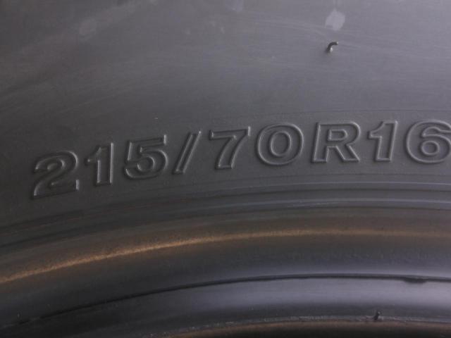 BRIDGESTONE BLIZZAK DM-V3 215/70-16 スタッドレスタイヤ4本セット Z09312