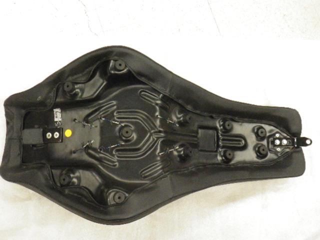 Harley
Davidson
Genuine
Bevel
2-UP seat
Street
Bob
Softail
Standard
52000400
Z09330