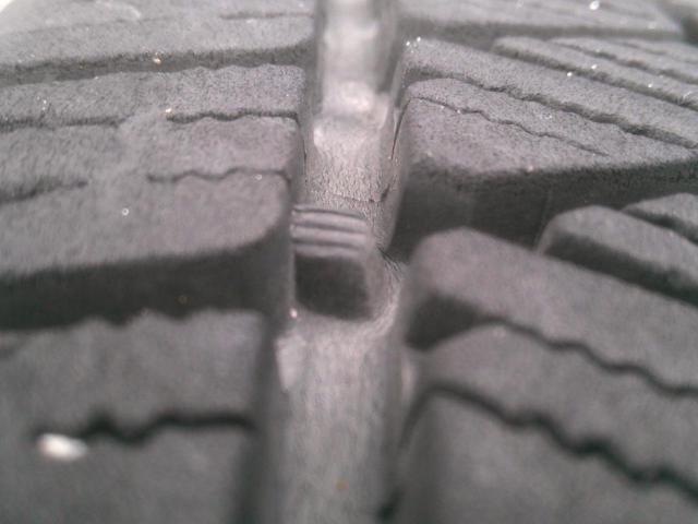 YOKOHAMA GRASS+BRIDGESTONE BLIZZAK DM-V3 Z09287