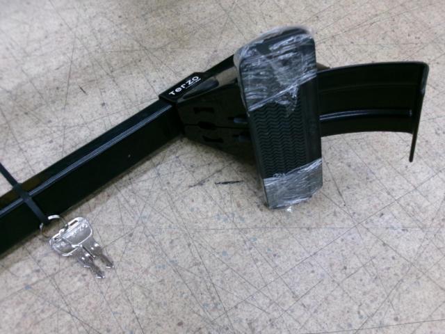 TERZO
Base carrier set
*Square bar/roof-on type