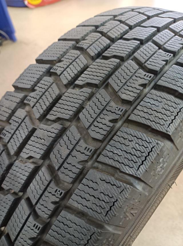 BADX
DOS
SE-10R
plus
+
GOODYEAR
iCE
NAVI 7
92Q