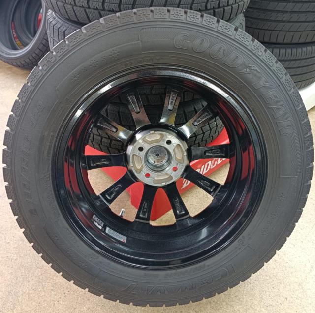 BADX
DOS
SE-10R
plus
+
GOODYEAR
iCE
NAVI 7
92Q