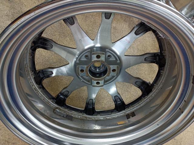 WORK
SCHWERT
SW2
*Front A disc
Rear O disk
