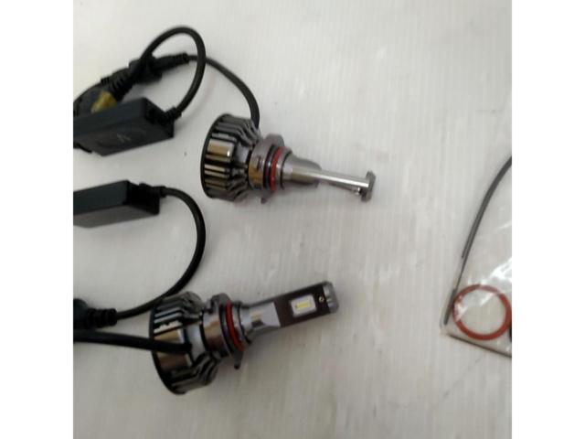 ノーブランド LEDヘッドライトバルブ HB3/HB4