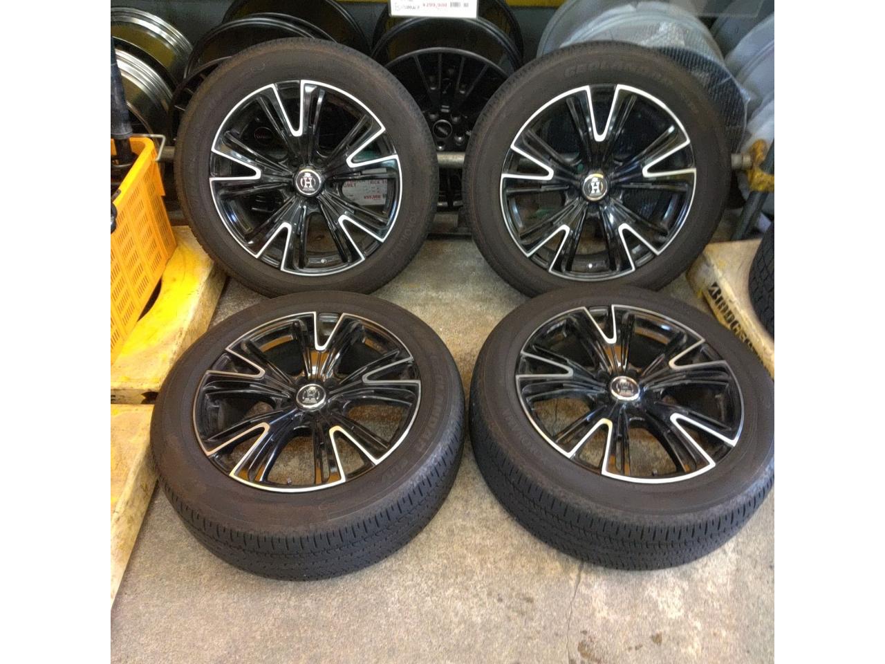 RAYS
HFULL
CROSS
HFULLCROSS
CROSS
SLEEKERS
Q5
+
YOKOHAMA
GEOLANDAR
SUV
G055