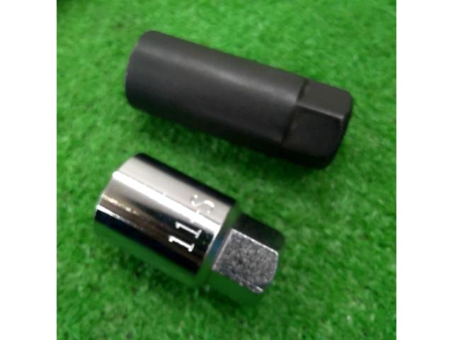 Kics
R40
CONIX
Racing nut