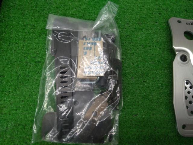 CARMATE RAZOコンペンションスポーツペダル RP81