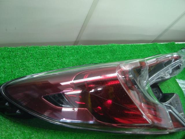 【左右セット】【トヨタ純正】 ZYX10系 C-HR純正 前期 テールランプ 【KOITO 10-104】