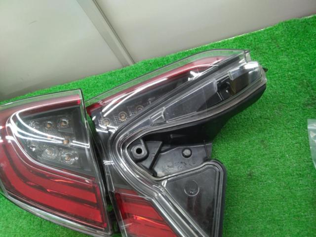 【左右セット】【トヨタ純正】 ZYX10系 C-HR純正 前期 テールランプ 【KOITO 10-104】