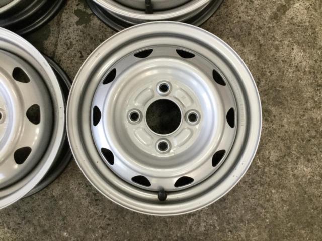 Others
Unknown Manufacturer
Steel wheel