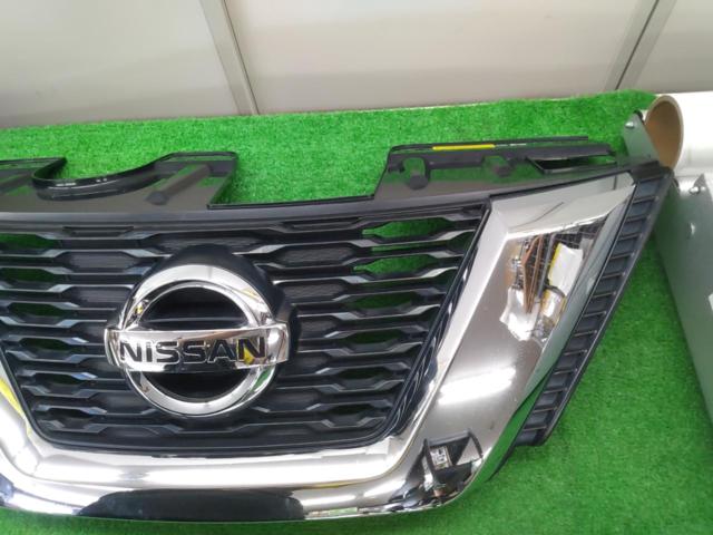 Nissan genuine T32
X-TRAIL
Late genuine grill