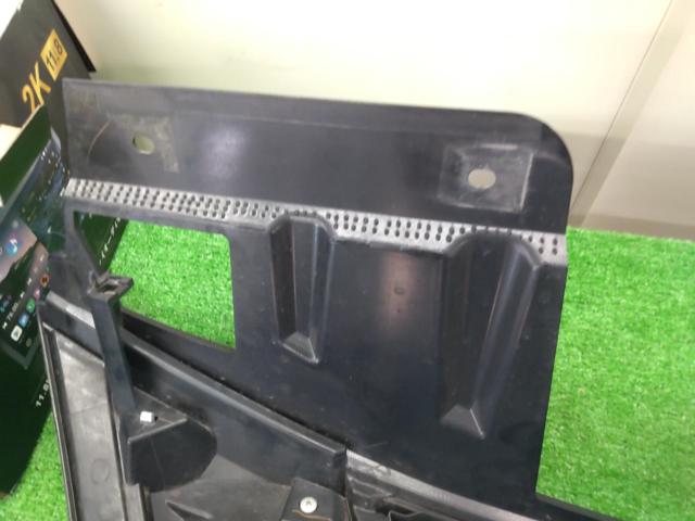 Nissan genuine T32
X-TRAIL
Late genuine grill