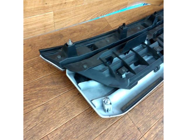 ホンダ純正 N-BOX/JF1前期純正グリル