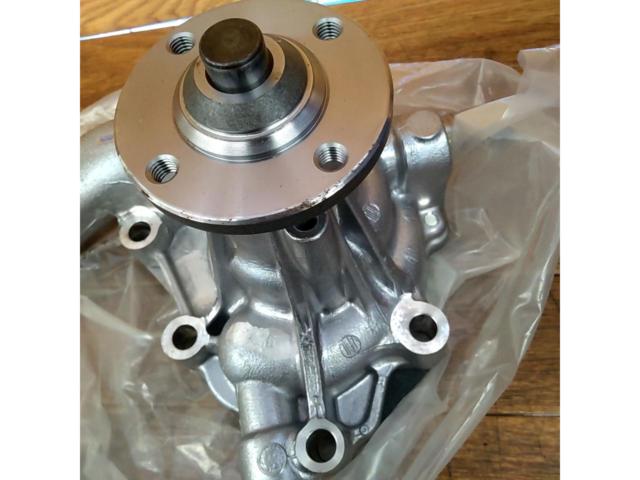 【AISIN】ウォーターポンプ 品番:WPT-029【トヨタ ランドクルーザー FJ62V 】未取付品番