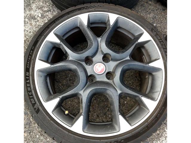アバルト595 コンペティツィオーネ純正ホイール