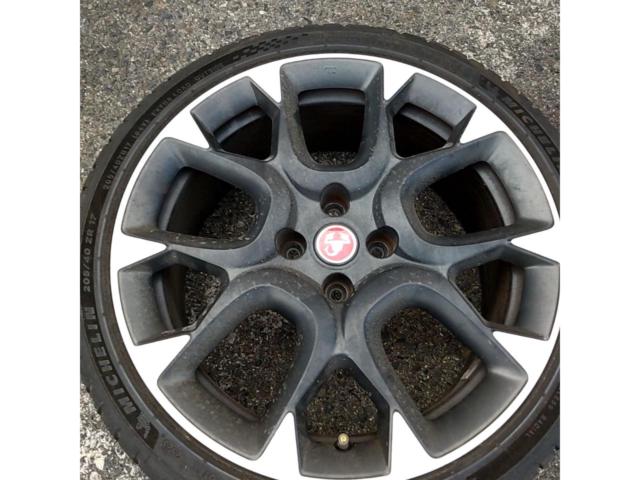 アバルト595 コンペティツィオーネ純正ホイール