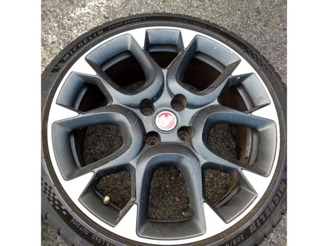 アバルト595 コンペティツィオーネ純正ホイール