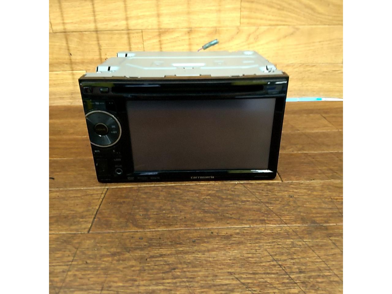 carrozzeria FH-7700DVD
(5.8-inch DVD/CD/USB tuner)
