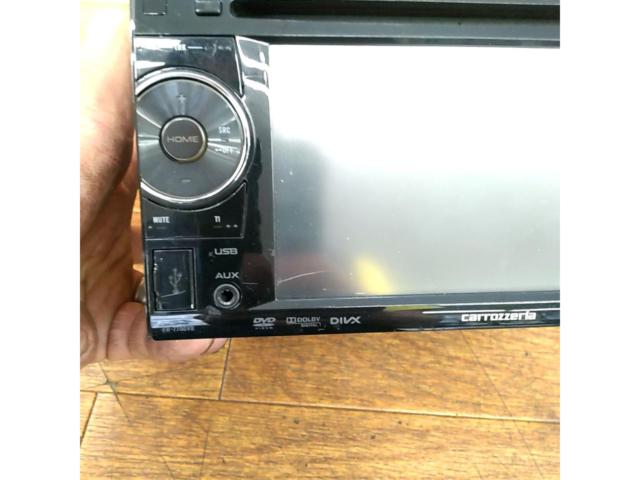 carrozzeria FH-7700DVD
(5.8-inch DVD/CD/USB tuner)