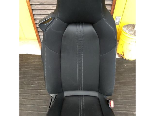 マツダ純正 NDロードスター純正シート  運転席側のみ