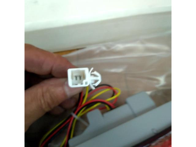 【ノーブランド】LEDハイマウントストップランプ 未使用 【200系ハイエース/1型～3型前期用】