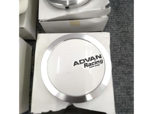 YOKOHAMA
ADVAN
Racing
V2385
Center cap