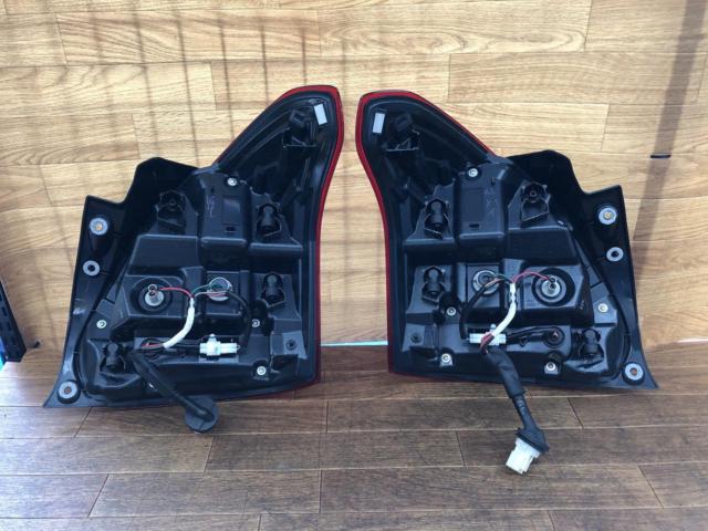 【スズキ純正】テールレンズ【スイフトスポーツ ZC33S】