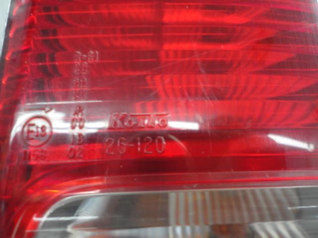 トヨタ純正 テールレンズ  右側のみ【ハイエース/200系 1-3型】