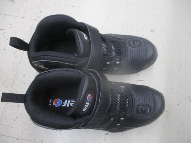 elf
Riding shoes
SYNTHESE13
Size: 26.5cm
