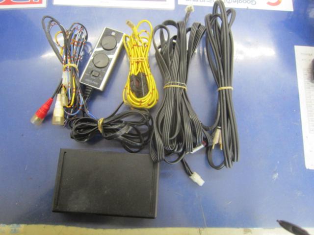 ALPINESWE-2200
Tune-up subwoofer + dedicated controller/compact amplifier
2007 model