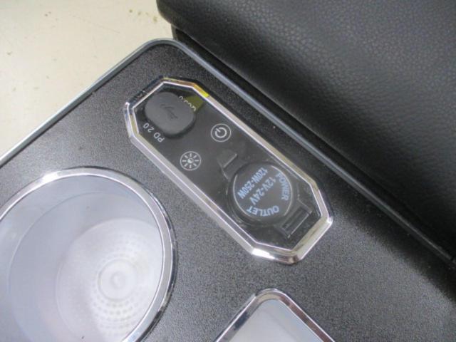 Unknown Manufacturer
Center console for Hiace/200 series
6 type
Standard body
DX]