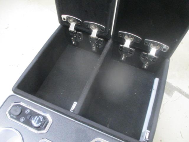 Unknown Manufacturer
Center console for Hiace/200 series
6 type
Standard body
DX]