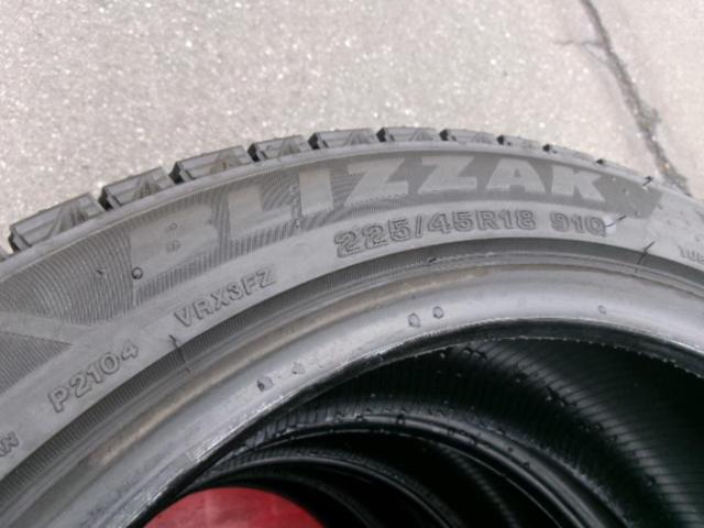 BRIDGESTONE BLIZZAK VRX3 225/45R18