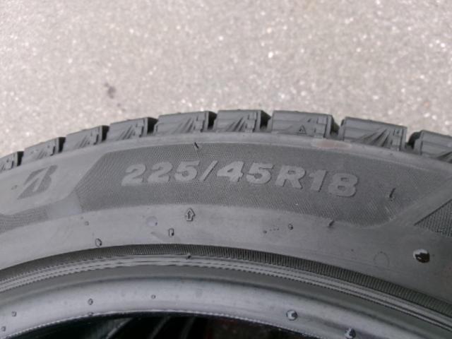 BRIDGESTONE BLIZZAK VRX3 225/45R18