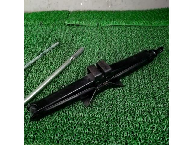 Unknown Manufacturer
Pantograph jack