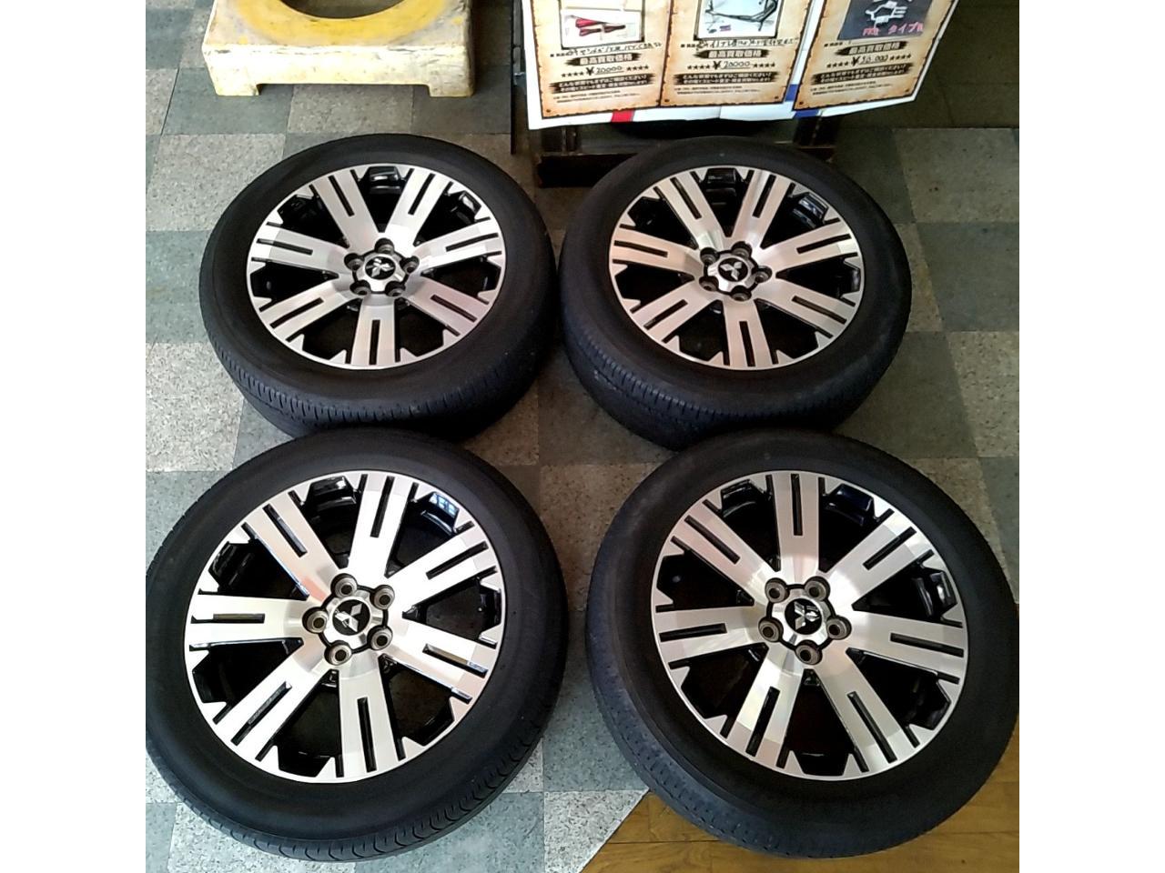 Genuine Mitsubishi parts
Delica
D: 5
Late original wheel