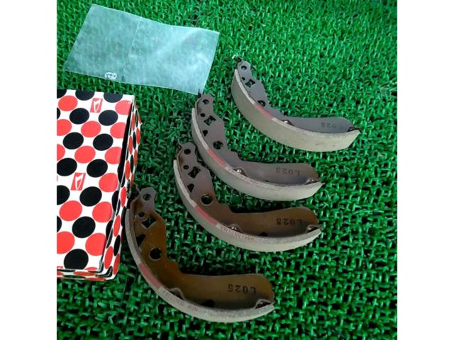 Daihatsu genuine
Rear brake shoe set
04495-B2350
