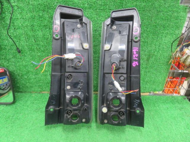三菱 ekワゴン H82W 純正テールレンズ
