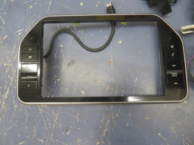 Daihatsu genuine
Panasonic
CN-LR 800 DDC
Move LA150S with panel