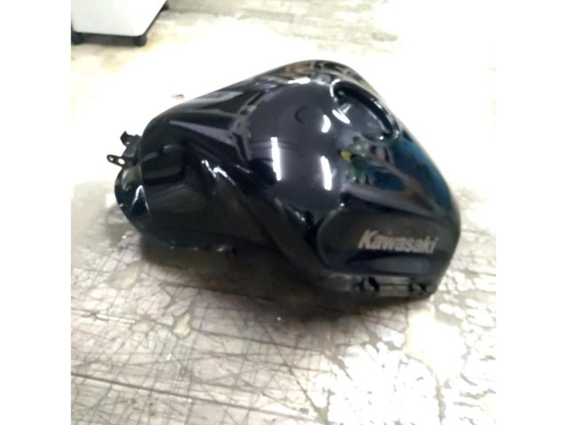 【KAWASAKI】Z1000 純正タンク