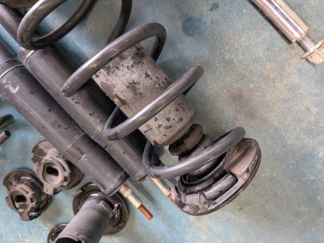 【ホンダ純正】 ステップワゴンスパーダ(RK5) 純正サスキット 1台分