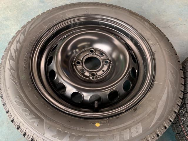 FIAT500純正 美品キャップ付き  + BRIDGESTONE(ブリヂストン) [スタッドレス]BRIDGESTONE(ブリヂストン) BLIZZAK VRX2 175/65R14 82