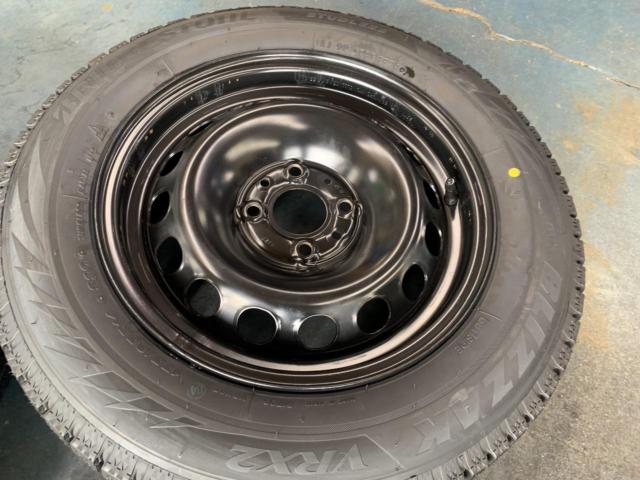 FIAT500純正 美品キャップ付き  + BRIDGESTONE(ブリヂストン) [スタッドレス]BRIDGESTONE(ブリヂストン) BLIZZAK VRX2 175/65R14 82