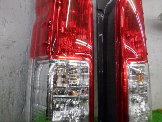 TOYOTA純正 テールレンズ