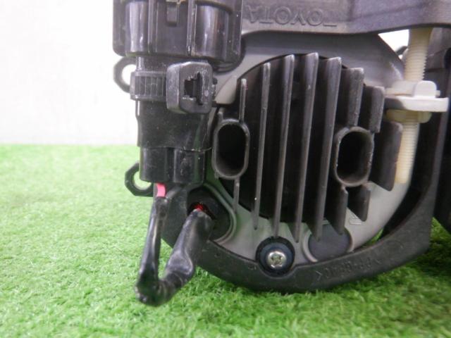 TOYOTA純正 LEDフォグレンズ