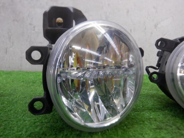 TOYOTA純正 LEDフォグレンズ