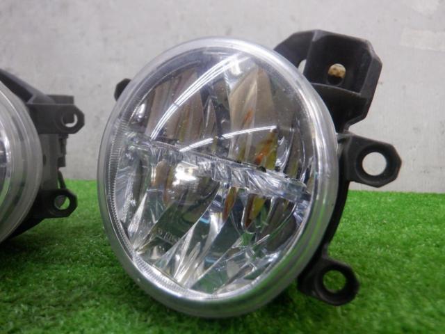 TOYOTA純正 LEDフォグレンズ