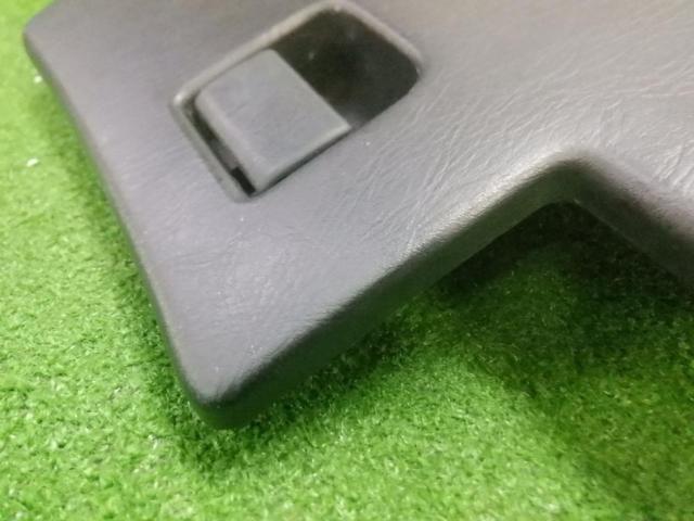 ダイハツ純正 コラム下小物入れ