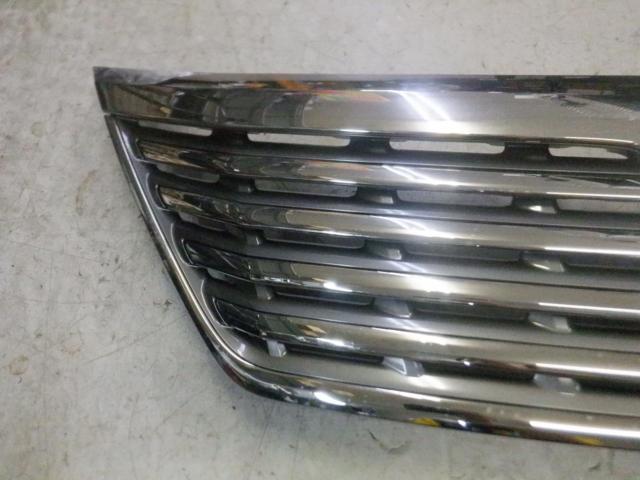 Toyota genuine
Front grille